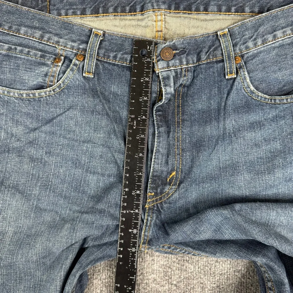 Levi's Jeans Mens Size 38x30 Blue 559 Relaxed Straight Leg Denim Casual Good